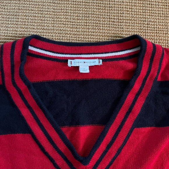 Tommy Hilfiger V Neck Sweater Size Medium - Picture 5 of 6